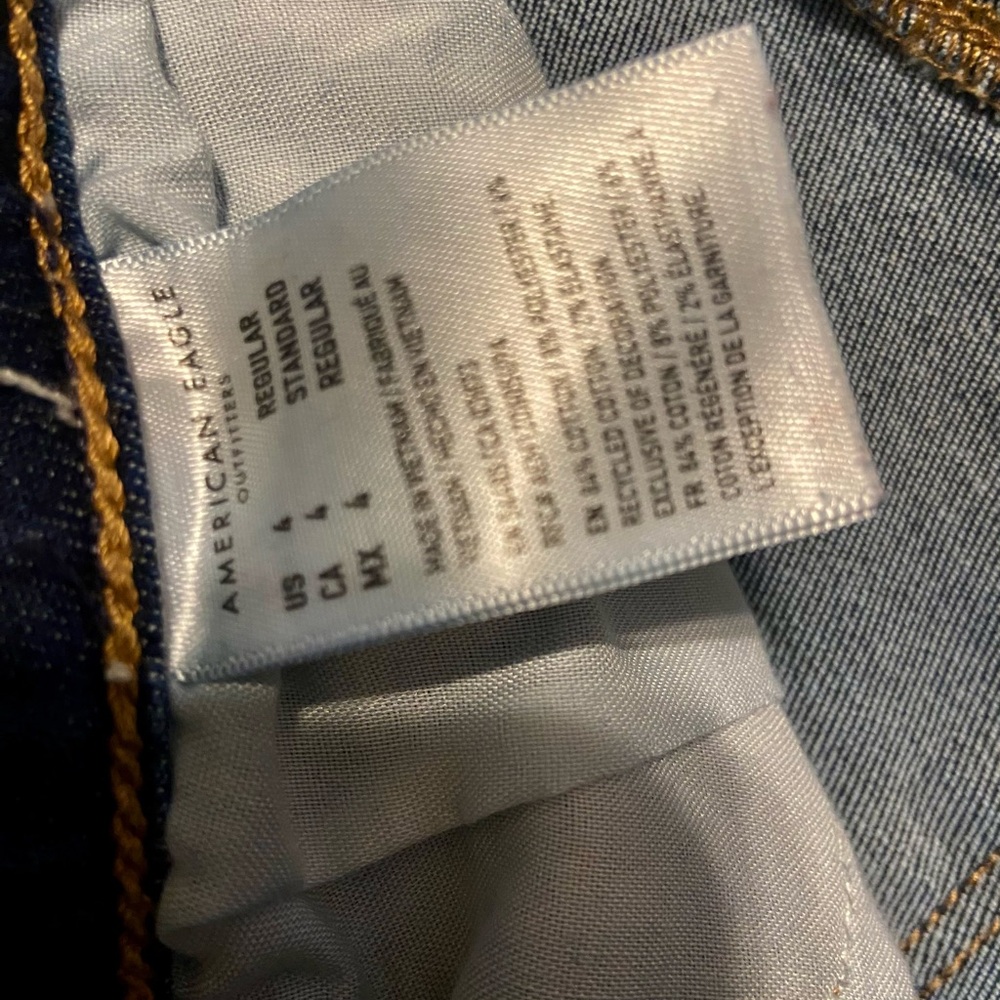 Women’s American Eagle jeans. Size 4 - Picture 4 of 4